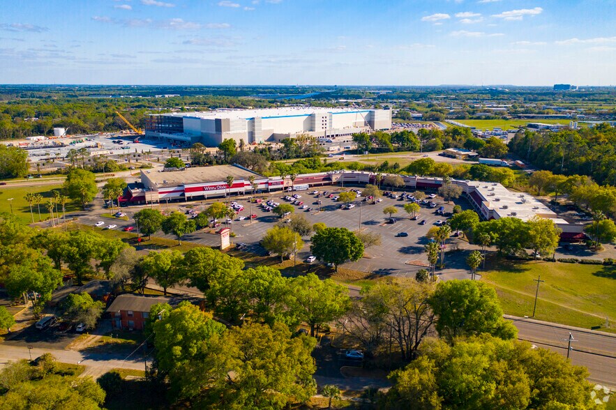 8707-8771 Temple Terrace Hwy, Temple Terrace, FL à louer - Photo de l’immeuble – Image 3 sur 17