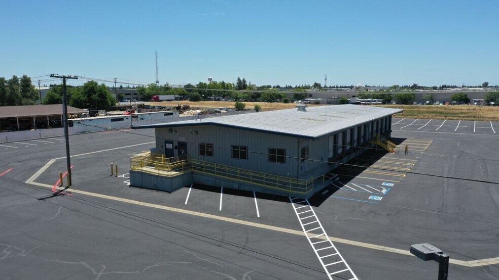 7444 Reese Rd, Sacramento, CA à louer - Photo de l’immeuble – Image 2 sur 15