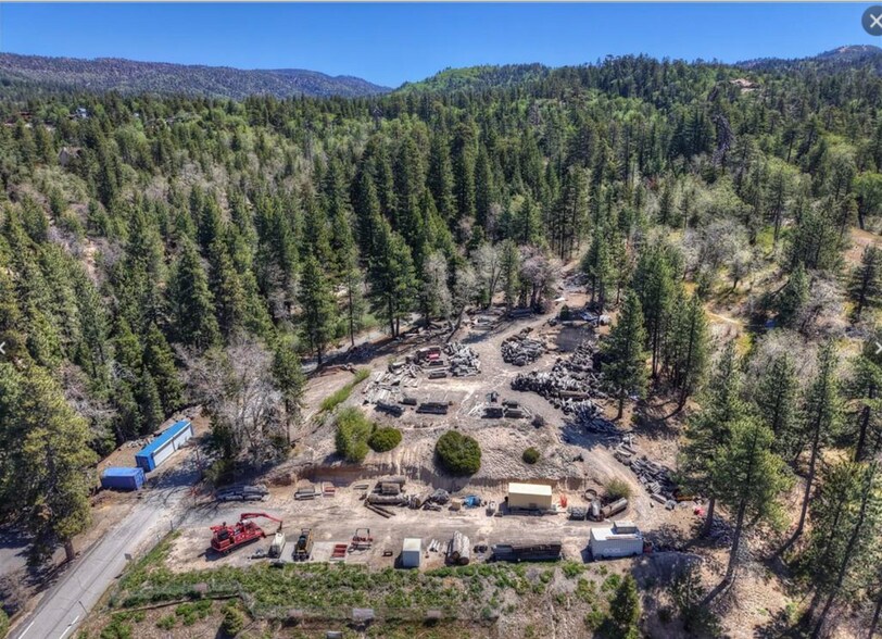 32765 Hilltop blvd, Running Springs, CA à vendre - Photo de l’immeuble – Image 2 sur 17