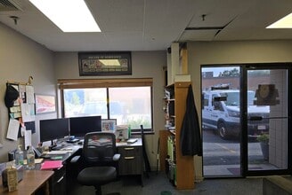 586 Pleasant St, Norwood, MA à louer Photo intérieure– Image 2 sur 4