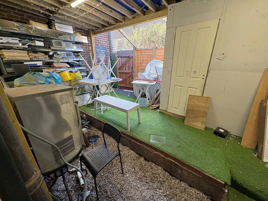 443 Uxbridge Rd, Southall à louer Photo principale– Image 1 sur 7