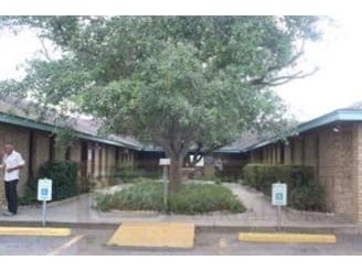 2202 S 77 Sunshine Strip, Harlingen, TX à louer - Photo principale – Image 1 sur 38
