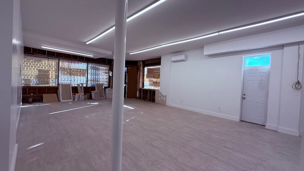 11464 Merrick Blvd, Jamaica, NY à louer - Photo de l’immeuble – Image 3 sur 8