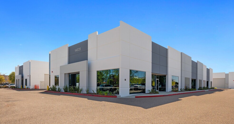 14035 Kirkham Way, Poway, CA à louer - Photo de l’immeuble – Image 3 sur 4