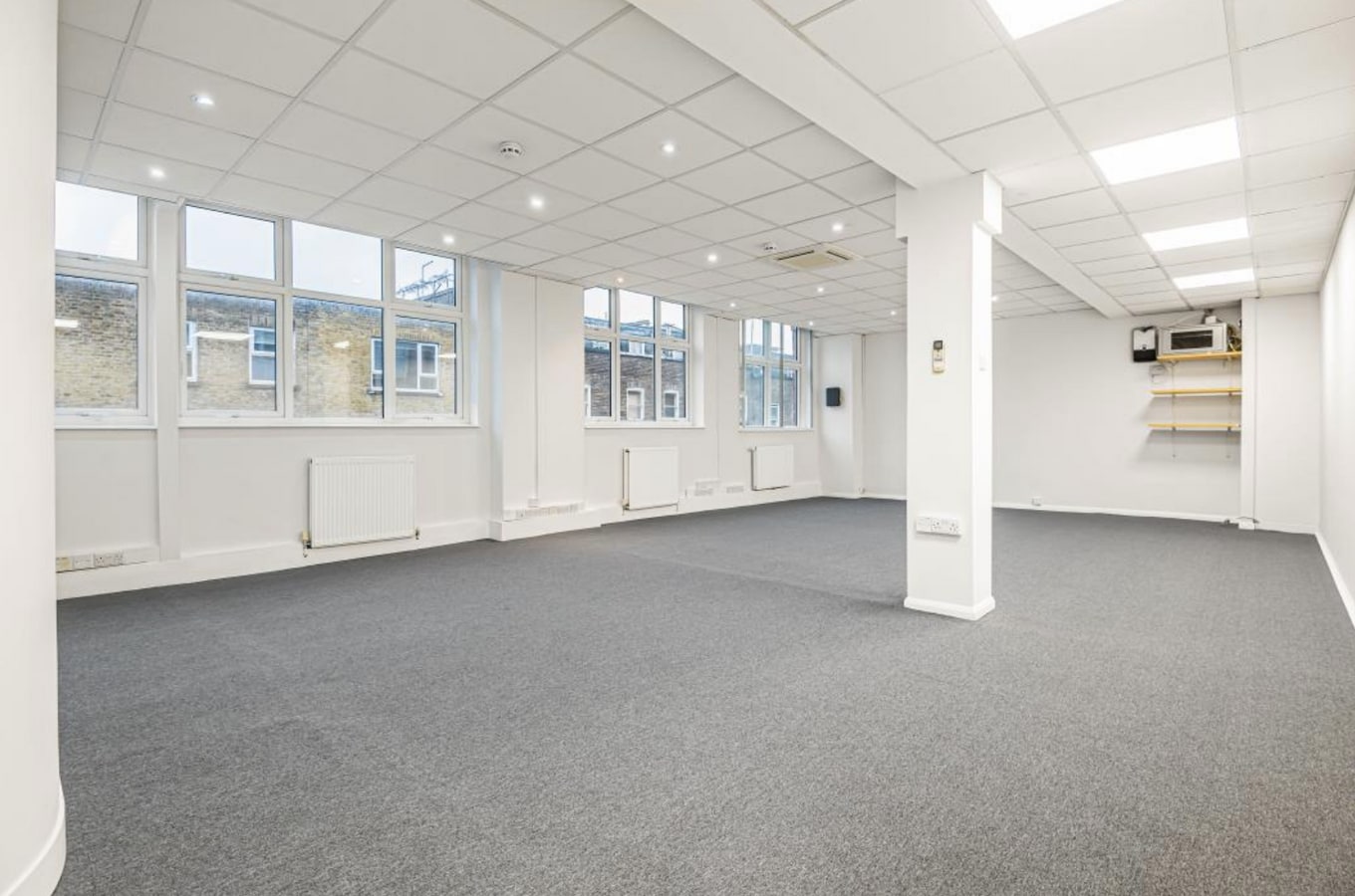 105-111 Euston St, Londres, LND NW1 2EW - Lot 1st Floor - - Photo intérieure - Image 2 of 3