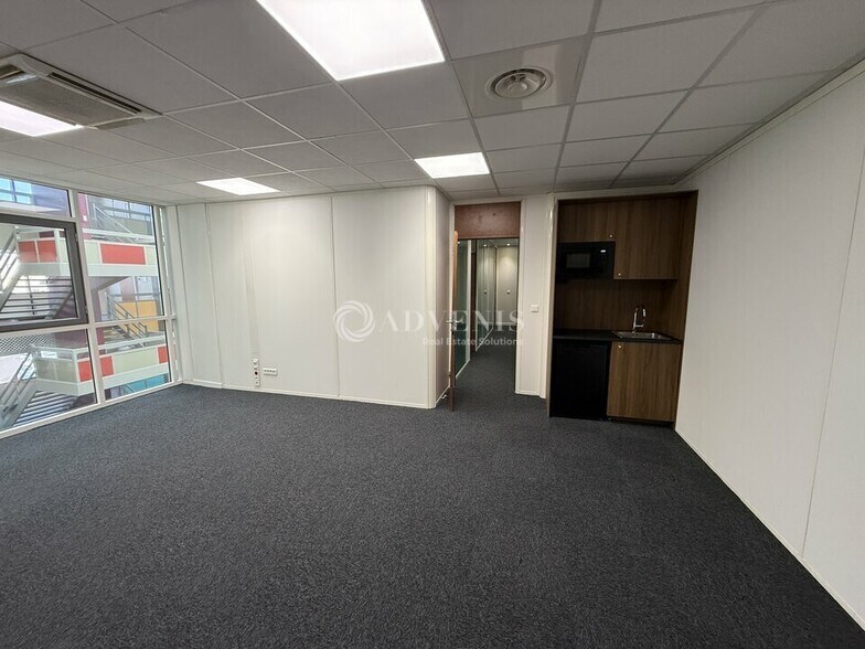 Bureau dans Torcy à louer - Photo intérieure – Image 2 sur 7