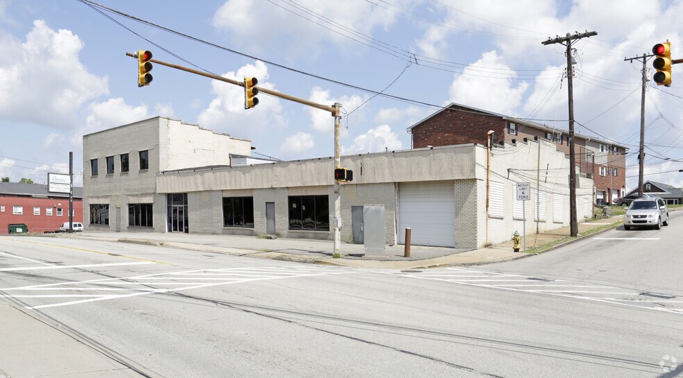 537 Lincoln Hwy, East McKeesport, PA à vendre - Photo principale – Image 1 sur 52