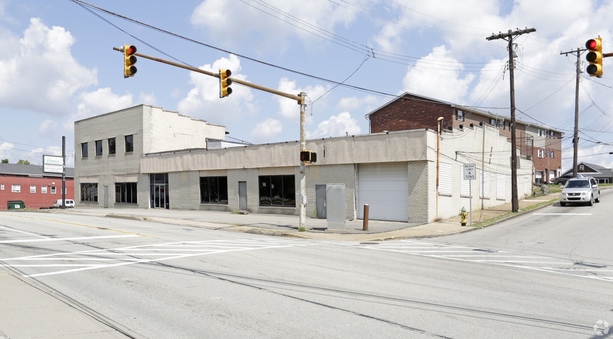 537 Lincoln Hwy, East McKeesport, PA à vendre Photo principale– Image 1 sur 53