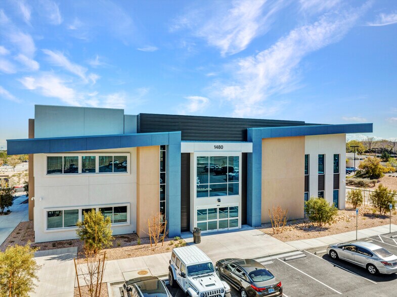 1480 Center Crossing Rd, Las Vegas, NV à louer - Photo principale – Image 1 sur 5