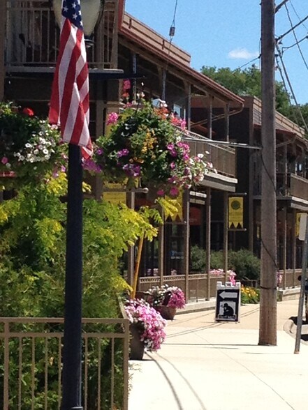 15 E Minnesota St, Saint Joseph, MN à louer - Photo de l’immeuble – Image 3 sur 7