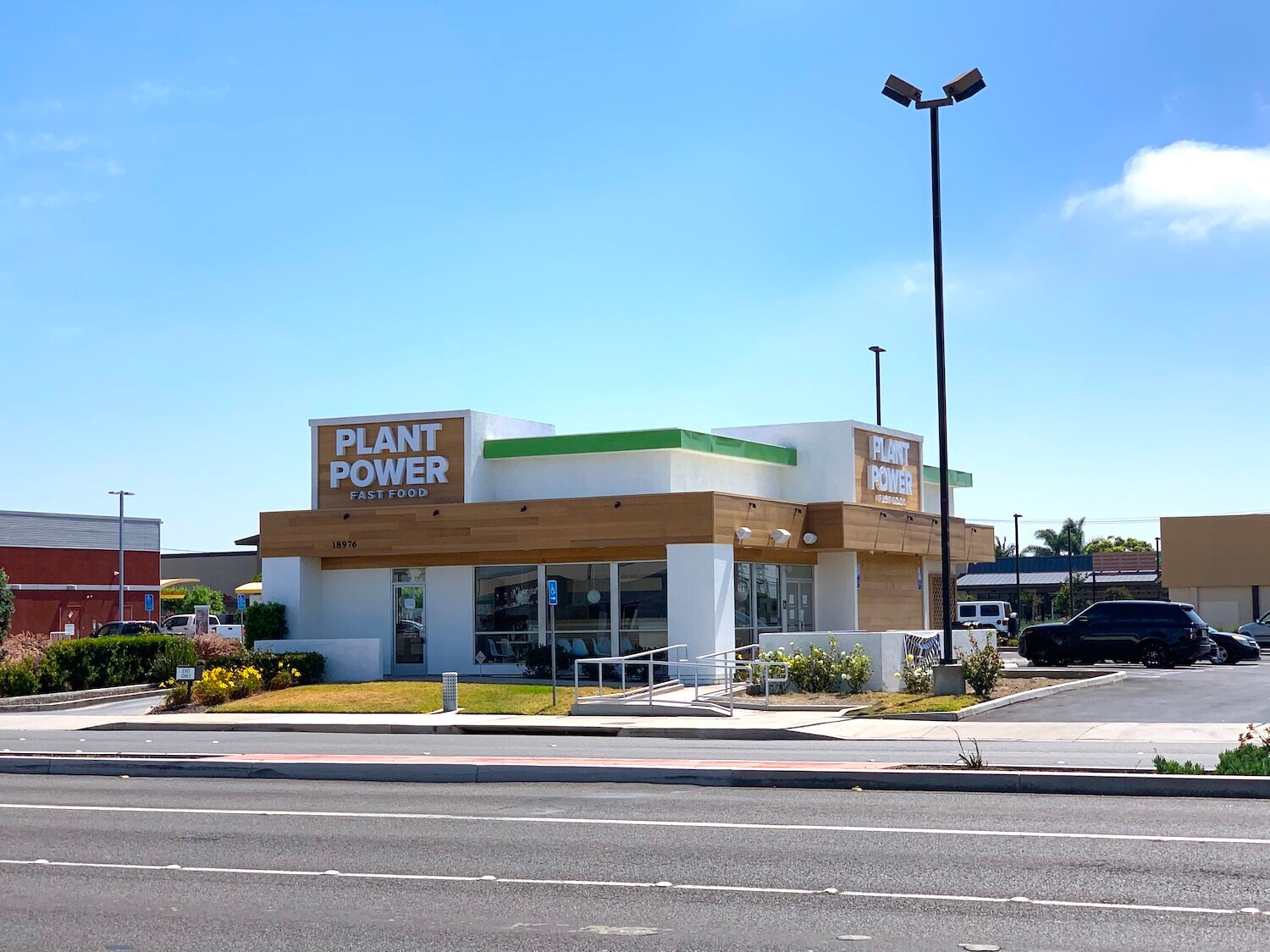 18976 Brookhurst St, Fountain Valley, CA à vendre Photo principale– Image 1 sur 9