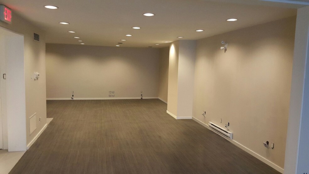 132 Jarvis St, Toronto, ON à louer - Photo de l’immeuble – Image 3 sur 54