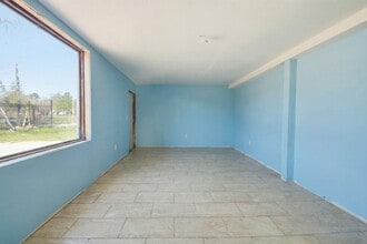 17505 FM 1485, New Caney, TX à louer Photo intérieure– Image 2 sur 4