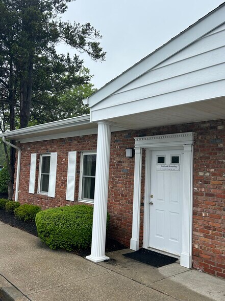 2500 Nesconset Hwy, Stony Brook, NY à vendre - Photo de l’immeuble – Image 2 sur 3