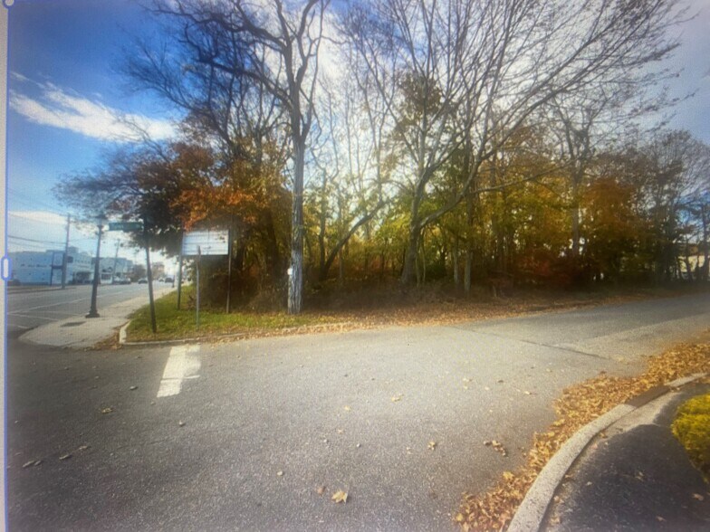 25a & Polk Street, Rocky Point, NY à vendre - Photo de l’immeuble – Image 2 sur 2