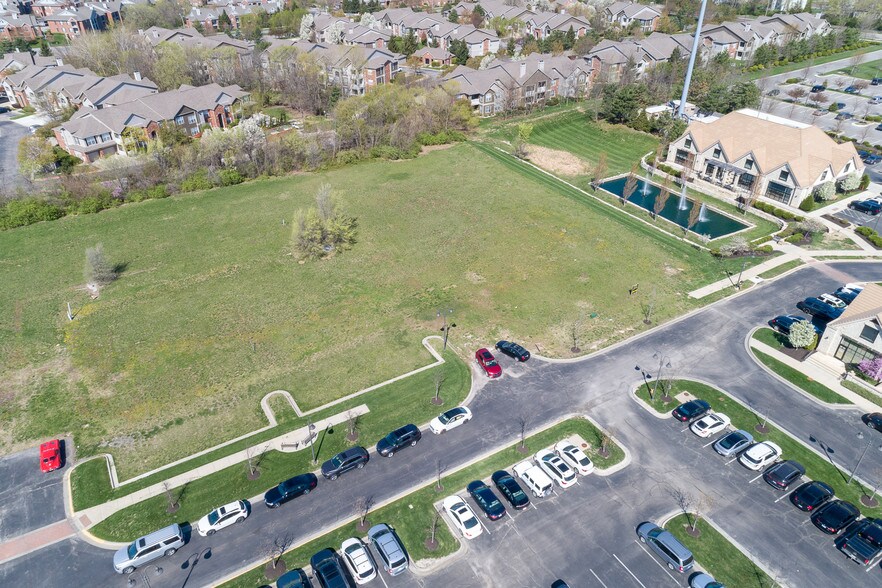 13470 Briar St, Leawood, KS à vendre - Aérien – Image 2 sur 9