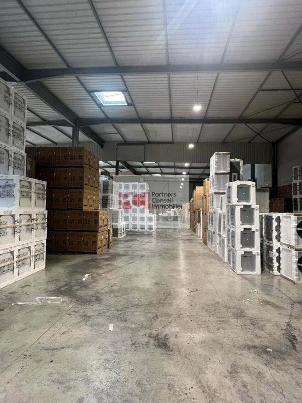 Industriel/Logistique dans Vézénobres à louer Photo intérieure– Image 1 sur 4