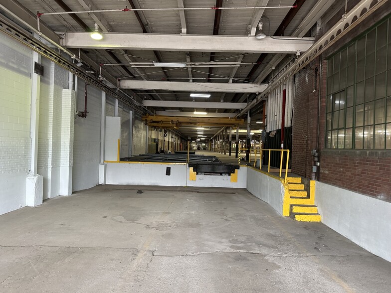 239 Factory St, La Porte, IN à louer - Photo intérieure – Image 3 sur 4