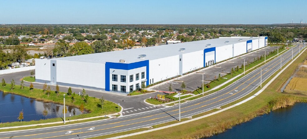 6965 Marketplace Dr, Orlando, FL à louer - Photo de l’immeuble – Image 1 sur 7