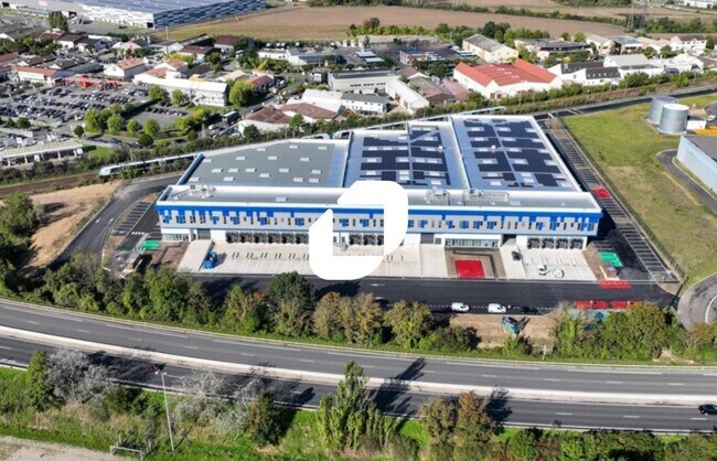 Plus de détails pour Industriel/Logistique à louer