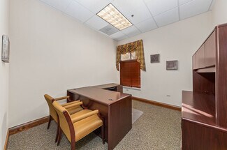 Plus de détails pour 1776 Legacy Cir, Naperville, IL - Bureau à louer