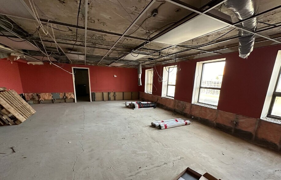 50 Niagara St, St Catharines, ON à louer - Photo intérieure – Image 3 sur 11