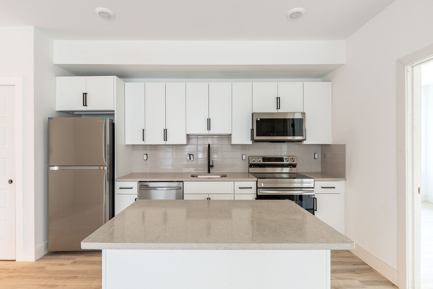 809 Diamond St, Philadelphia, PA à vendre - Photo de l’immeuble – Image 1 sur 96