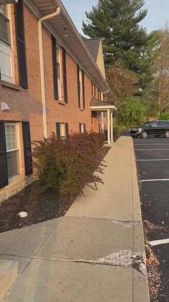 7225 Colerain Ave, Cincinnati, OH à louer - Vidéo sur l’annonce professionnelle – Image 2 sur 7