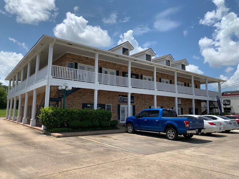 1310 I-10 S, Beaumont, TX à louer - Photo de l’immeuble – Image 1 sur 5