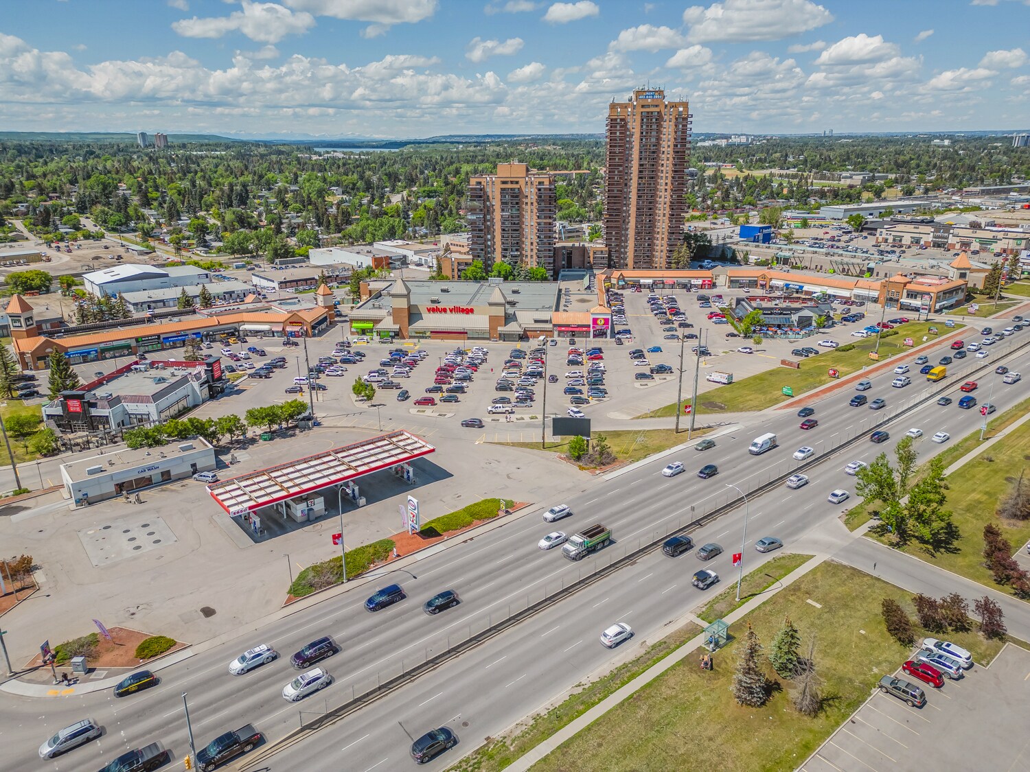 9737 Macleod Trl S, Calgary, AB à louer Aérien– Image 1 sur 11