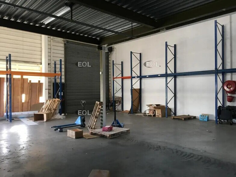 Local d’activités dans Bondoufle à louer - Photo de l’immeuble – Image 3 sur 14