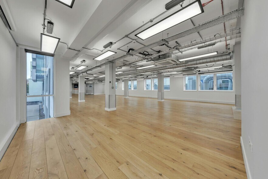 10 Jamestown Rd, Londres à louer - Photo de l’immeuble – Image 2 sur 28