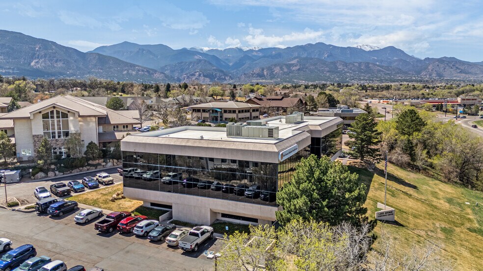 660 Southpointe Ct, Colorado Springs, CO à vendre - Photo de l’immeuble – Image 3 sur 53