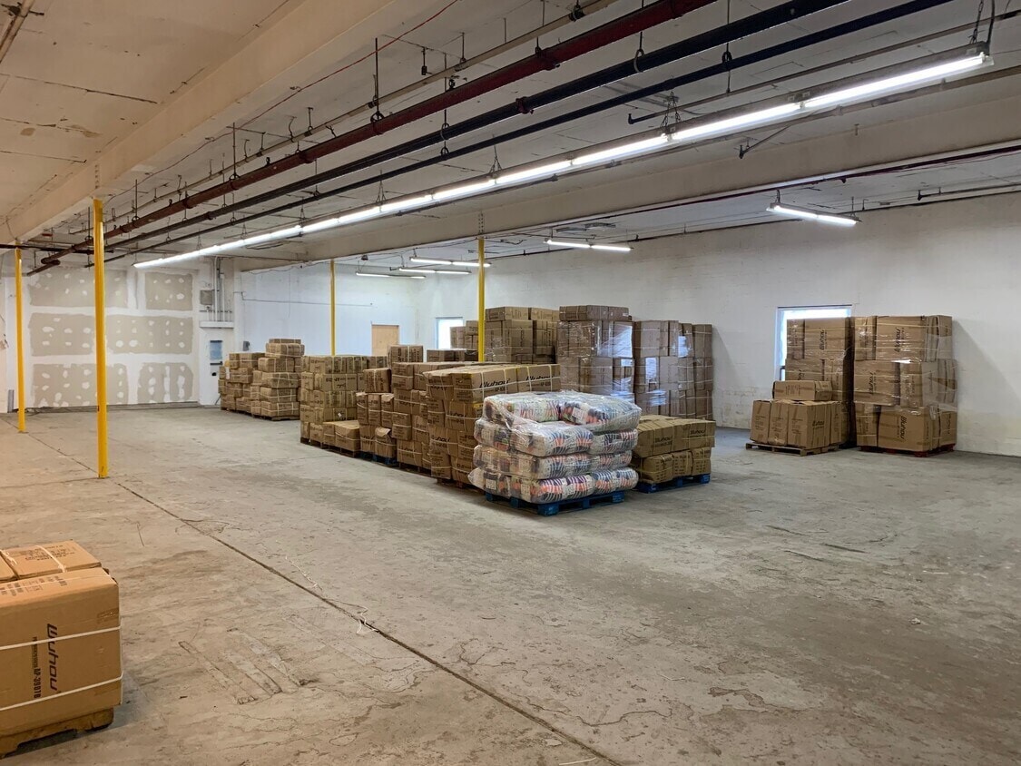 60 Milbar Blvd, Farmingdale, NY à louer Photo intérieure– Image 1 sur 8