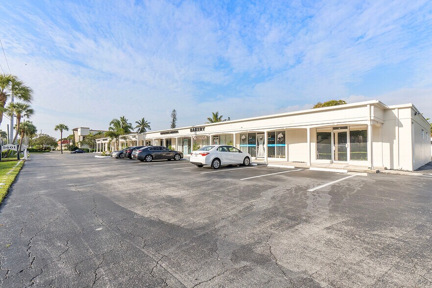 5601 N Federal Hwy, Boca Raton, FL à louer - Photo de l’immeuble – Image 2 sur 10