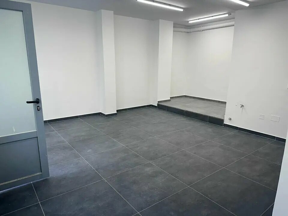 Local commercial dans Beausoleil à louer Photo intérieure– Image 1 sur 4