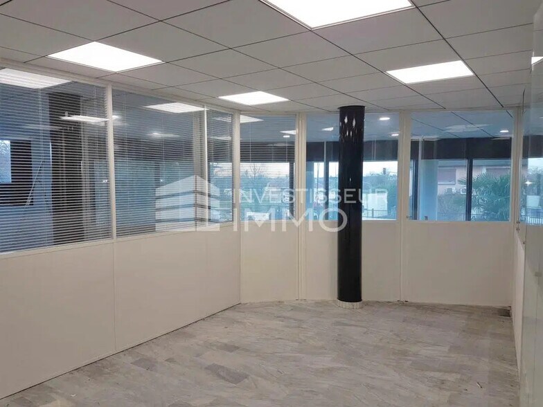 Bureau dans Champigny-sur-Marne à louer - Photo de l’immeuble – Image 2 sur 4