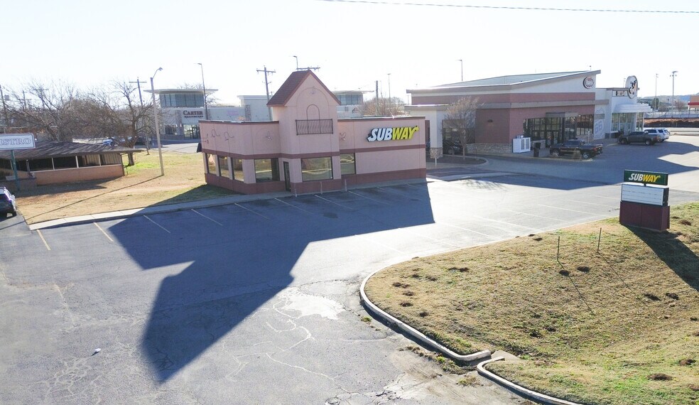 2134 Gary Blvd Rt-66, Clinton, OK à louer - Photo de l’immeuble – Image 2 sur 5