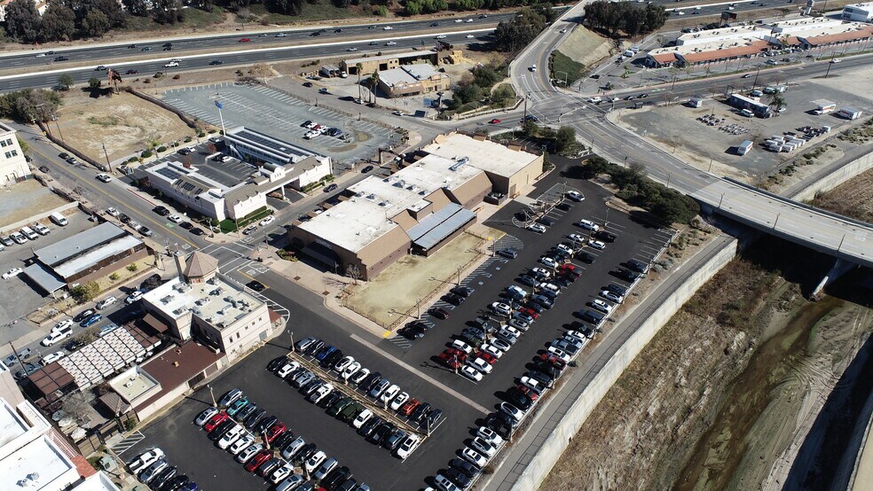 28721 Old Town Front St, Temecula, CA à louer - Photo de l’immeuble – Image 3 sur 8