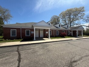 1149 Old Country Rd, Riverhead, NY à louer Photo intérieure– Image 1 sur 7