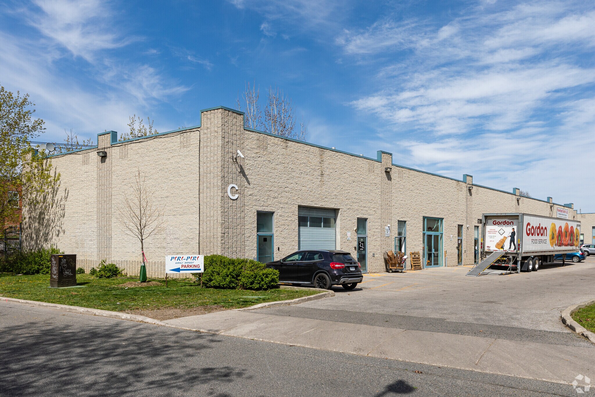 1444 Dupont St, Toronto, ON à vendre Photo principale– Image 1 sur 3