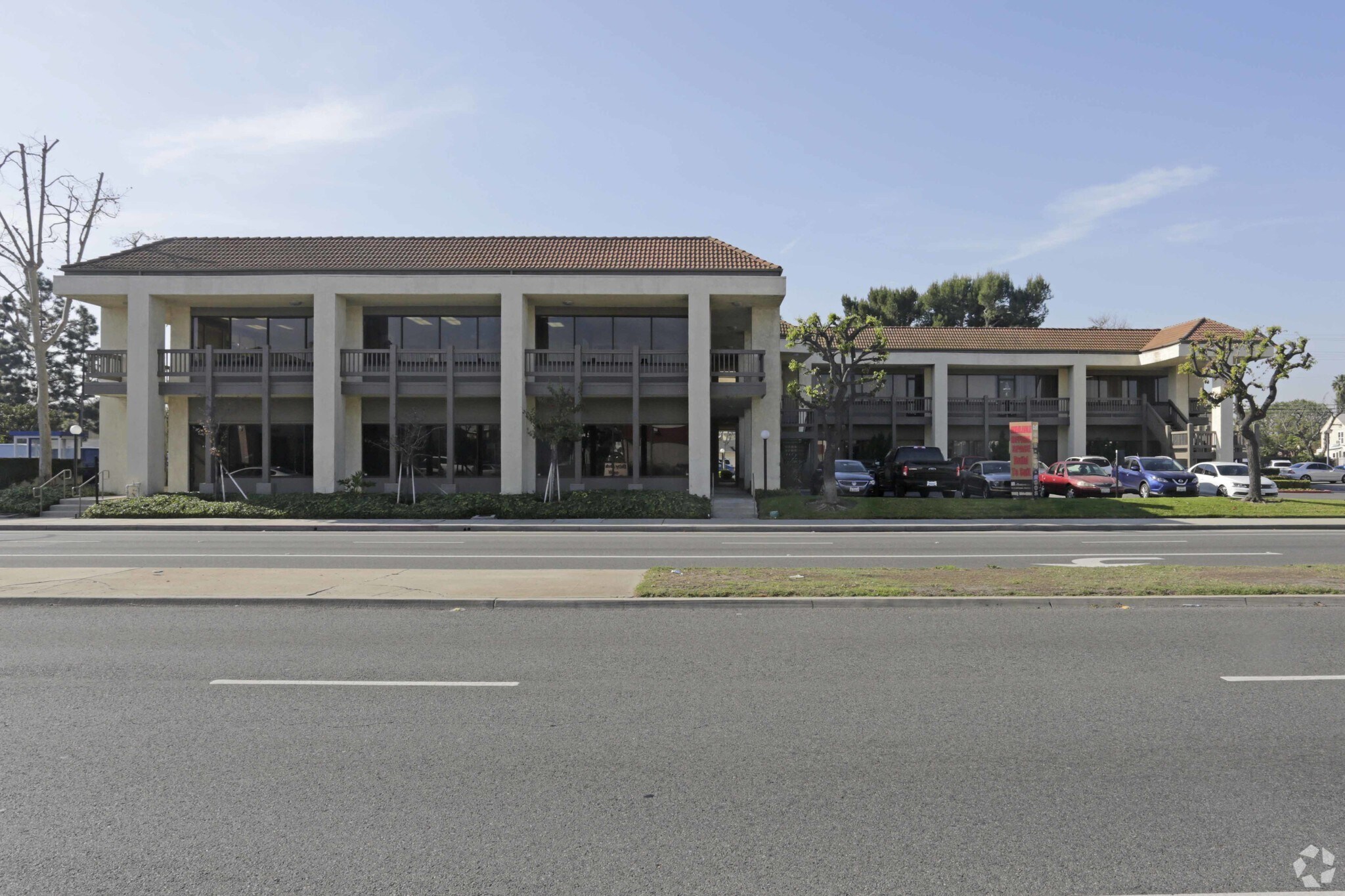 4425 Atlantic Ave, Long Beach, CA à louer Photo de l’immeuble– Image 1 sur 16