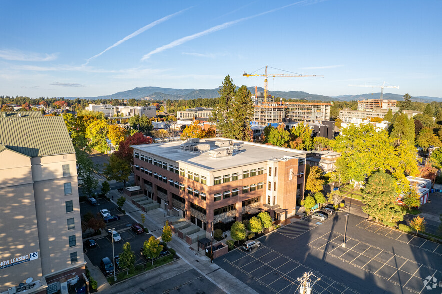 360 E 10th Ave, Eugene, OR à louer - Aérien – Image 2 sur 9
