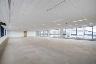 53 Rue Du Port, Nanterre à louer Photo de l’immeuble– Image 1 sur 1