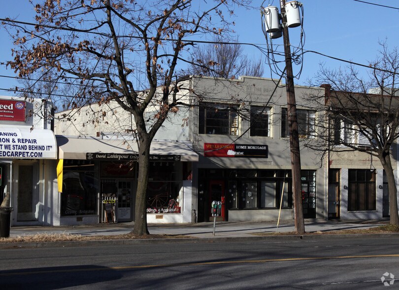 4926 Wisconsin Ave NW, Washington, DC à louer - Photo de l’immeuble – Image 2 sur 3