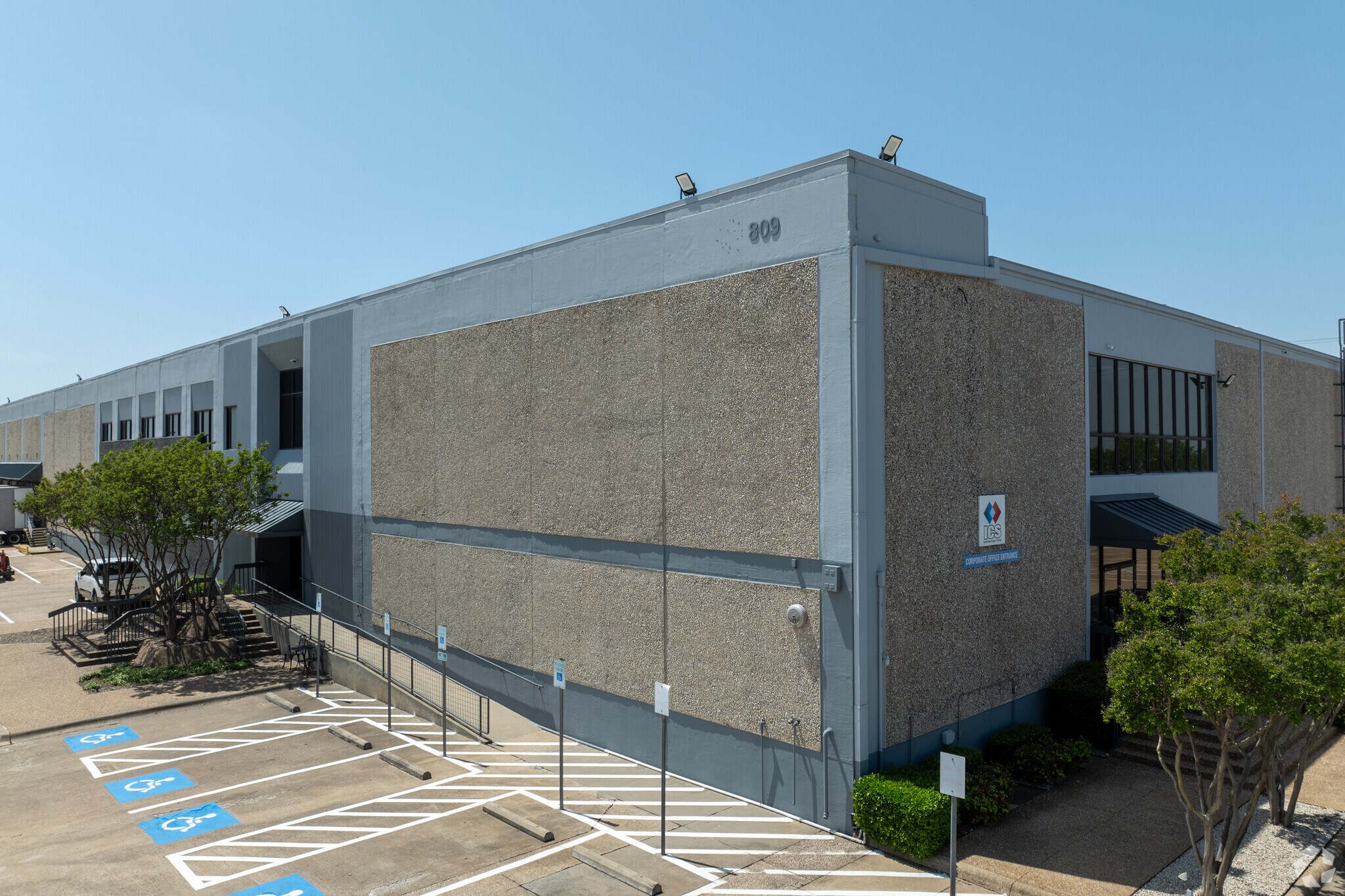 807-809 110th St, Arlington, TX à louer Photo principale– Image 1 sur 23