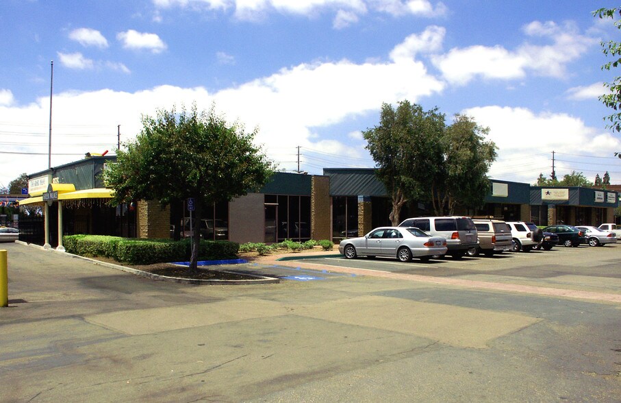 8878 Clairemont Mesa Blvd, San Diego, CA à louer - Photo de l’immeuble – Image 2 sur 5