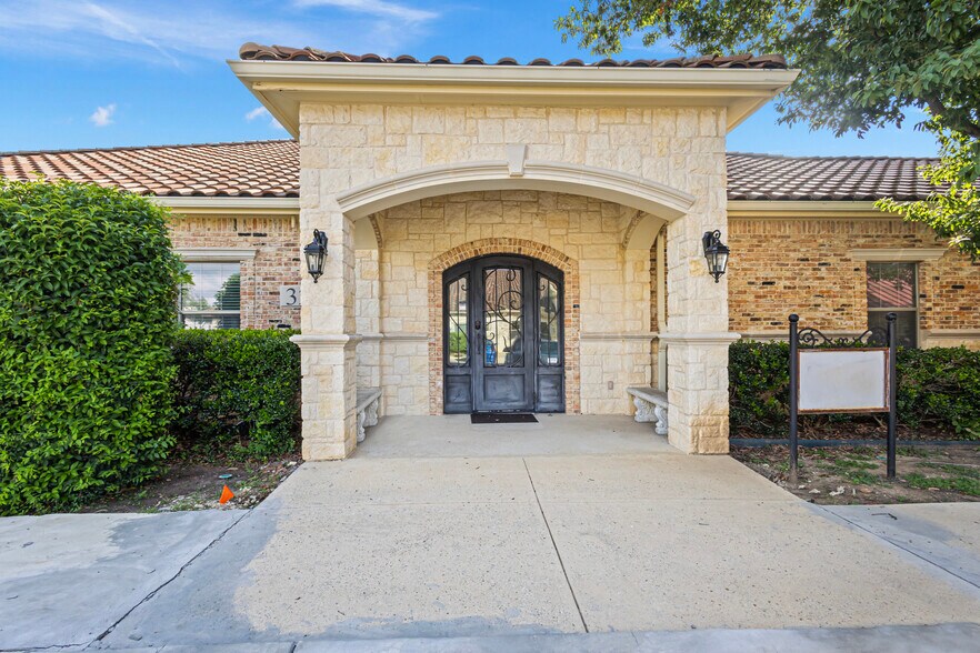 9480-3 Huebner Rd, San Antonio, TX à louer - Photo de l’immeuble – Image 2 sur 18