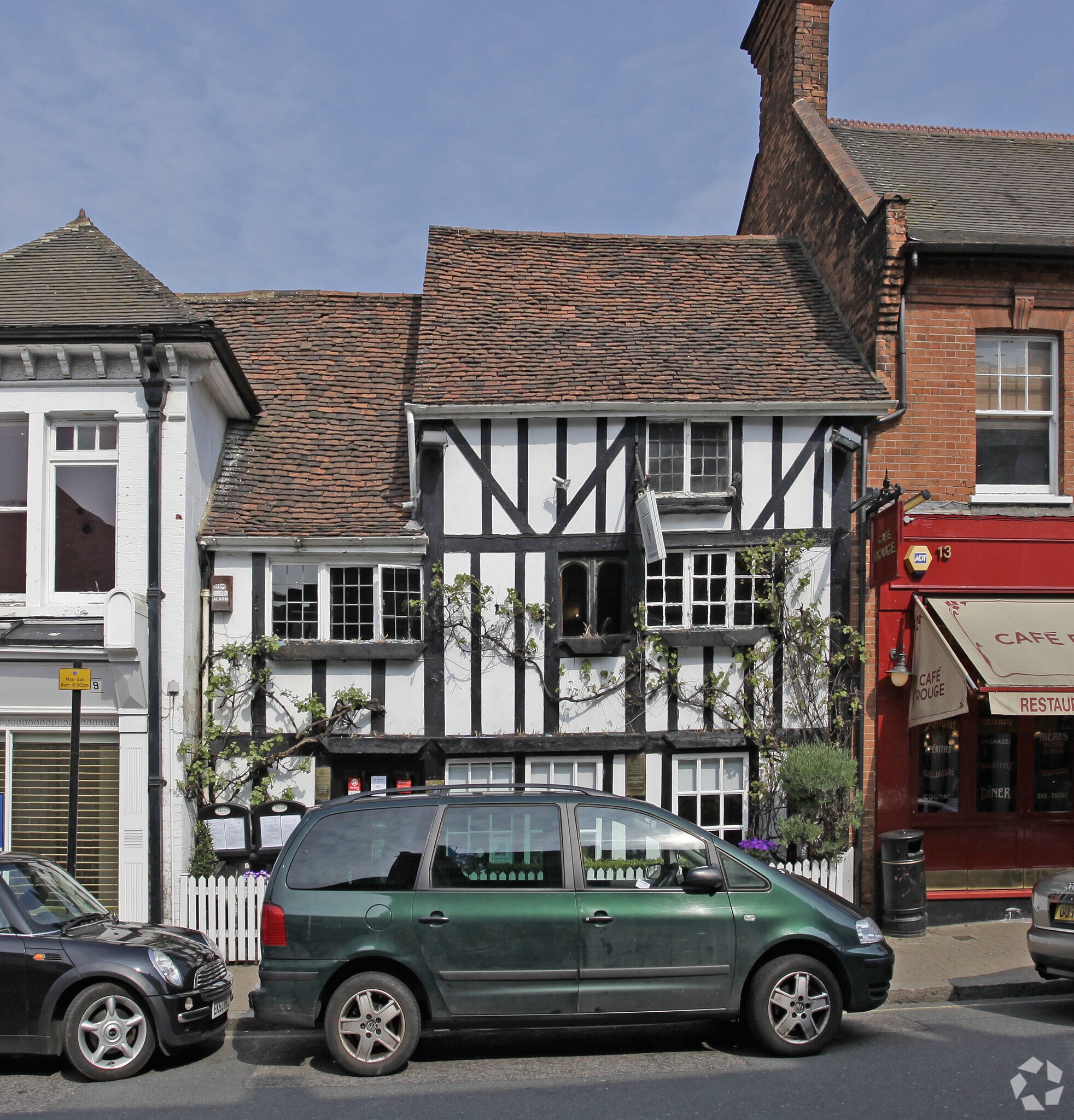 11 High St, Pinner à louer Photo principale– Image 1 sur 2