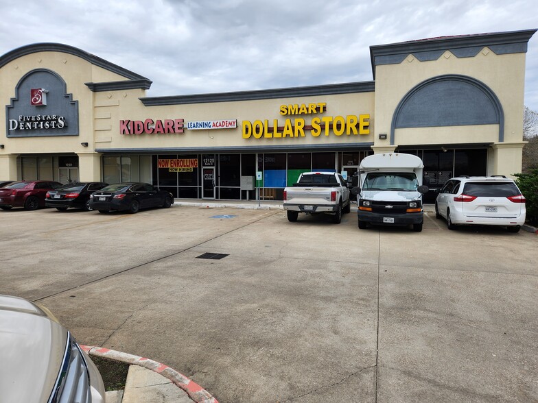 12125 S Highway 6, Fresno, TX à louer - Photo de l’immeuble – Image 2 sur 2